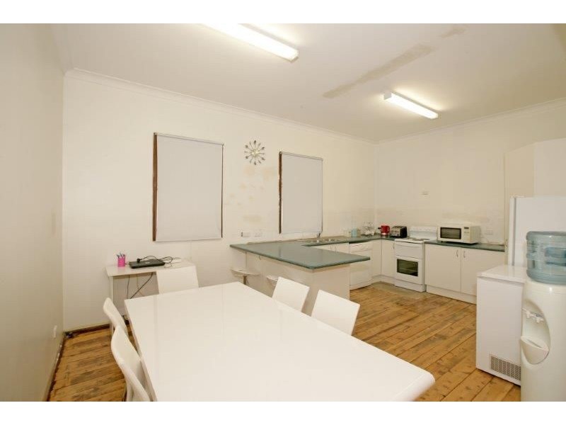 61 Regent St, Junee NSW 2663