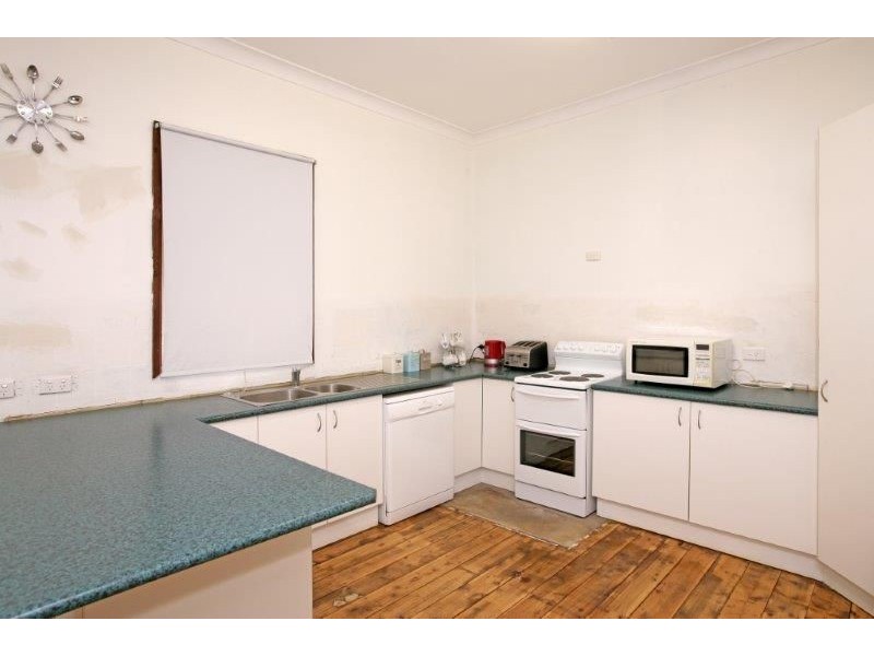 61 Regent St, Junee NSW 2663