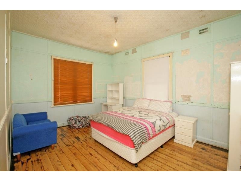 61 Regent St, Junee NSW 2663