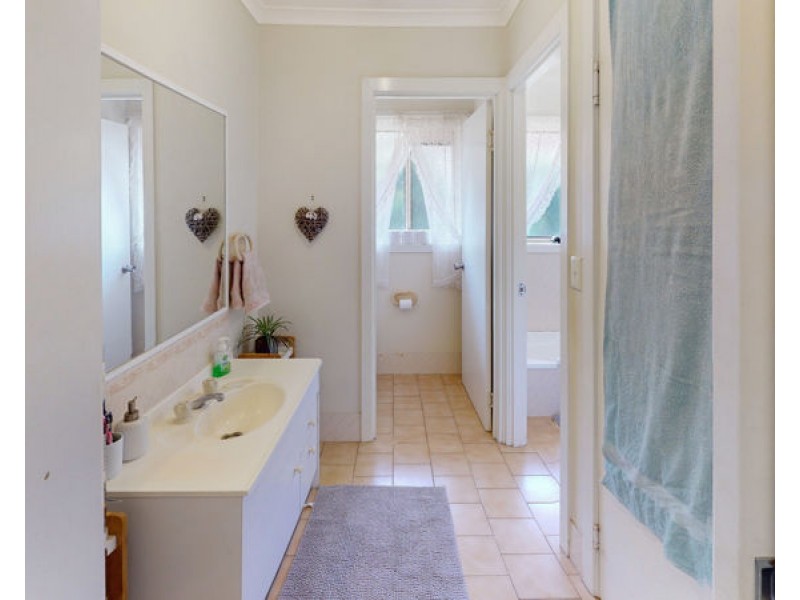 4 Hunter St, Junee NSW 2663