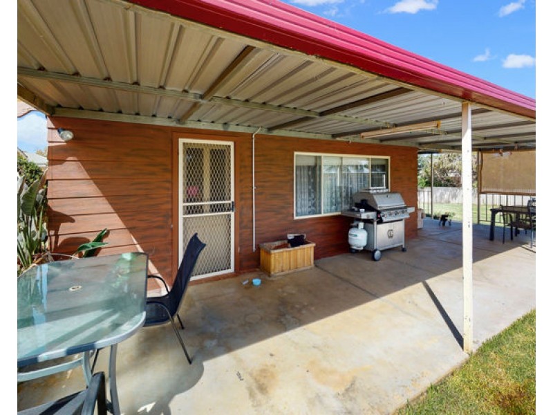 4 Hunter St, Junee NSW 2663