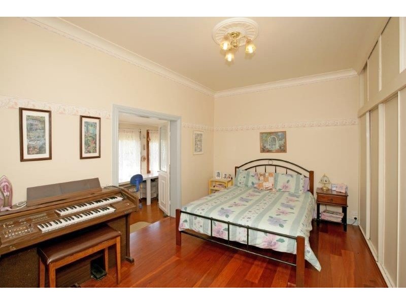 16 Knight Street, Junee NSW 2663