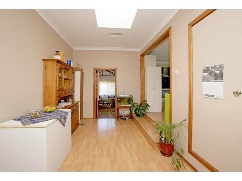 16 Knight Street, Junee NSW 2663