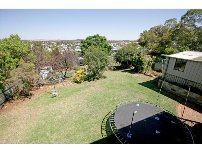 16 Knight Street, Junee NSW 2663