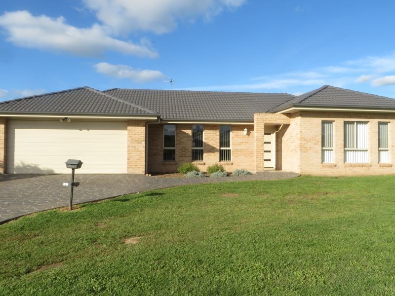 31 Loughan Road, Junee NSW 2663