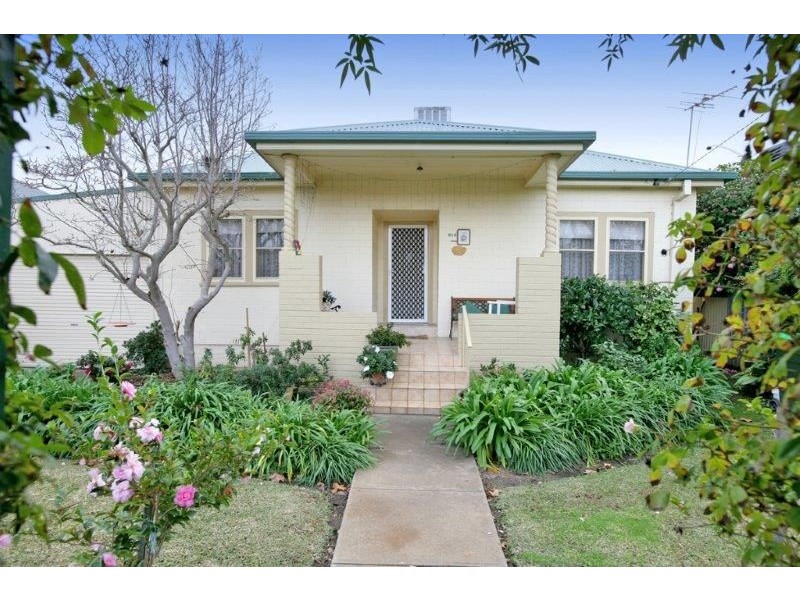 219 Gurwood St, Wagga Wagga NSW 2650