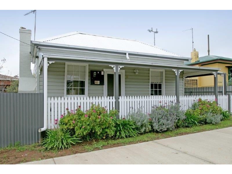 16 Denison Street, Junee NSW 2663