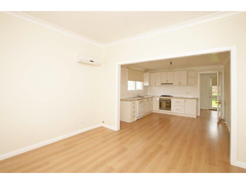 16 Denison Street, Junee NSW 2663