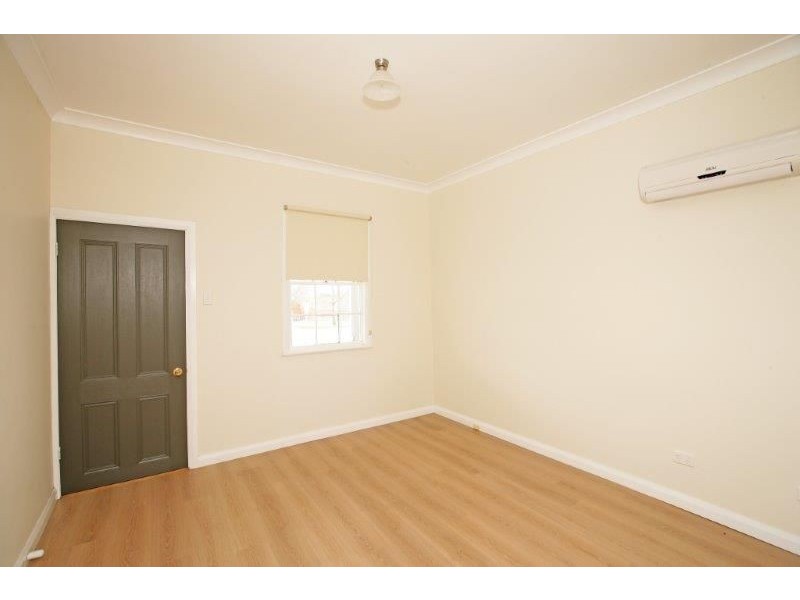 16 Denison Street, Junee NSW 2663