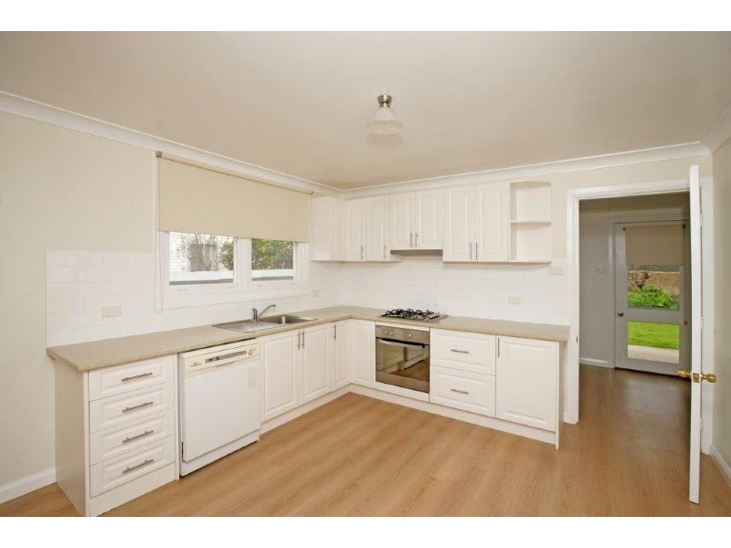 16 Denison Street, Junee NSW 2663