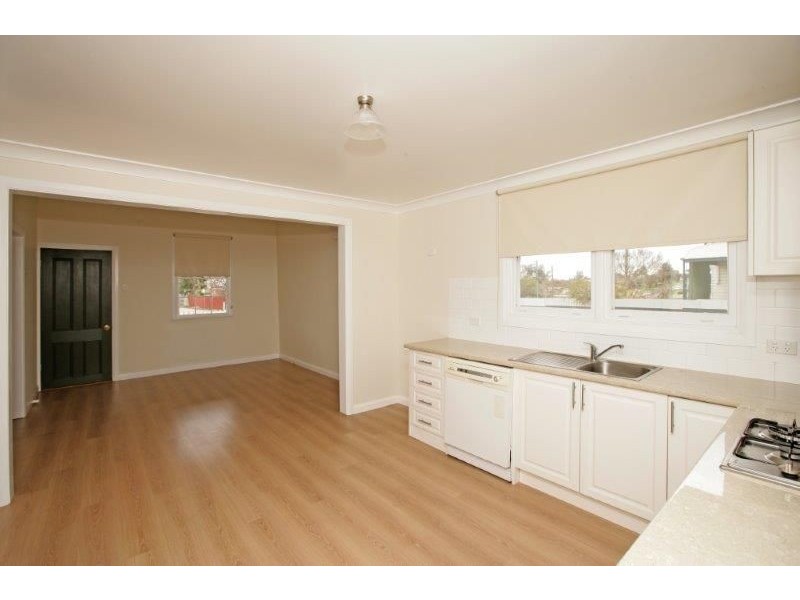 16 Denison Street, Junee NSW 2663