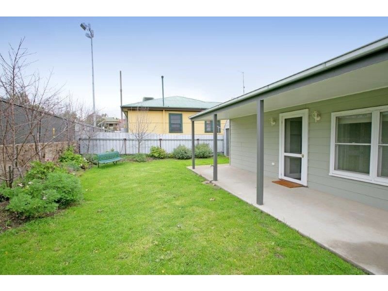 16 Denison Street, Junee NSW 2663