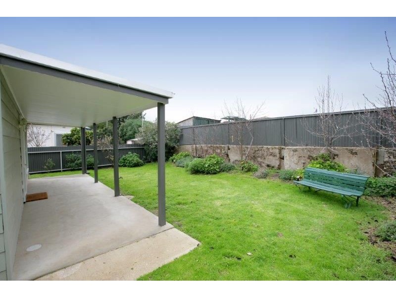 16 Denison Street, Junee NSW 2663