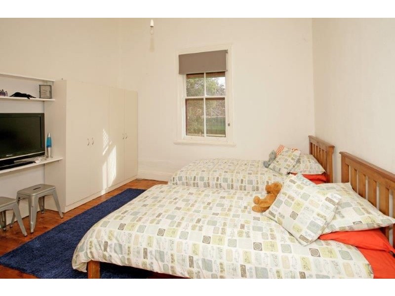13 Crown St, Junee NSW 2663
