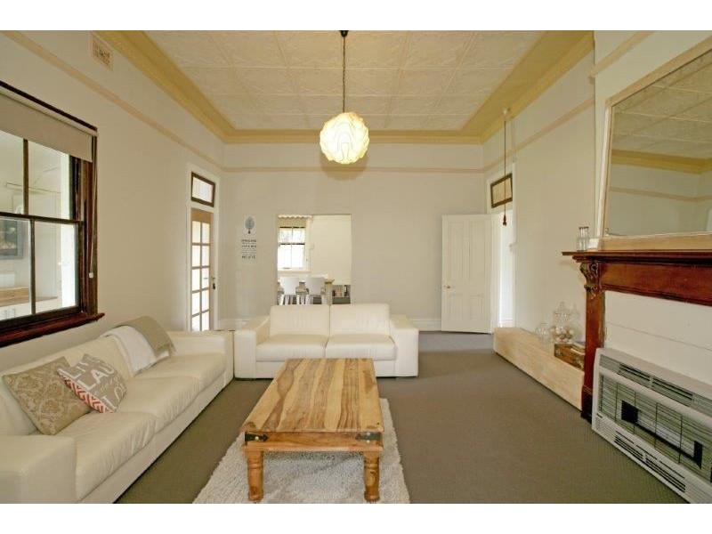 13 Crown St, Junee NSW 2663