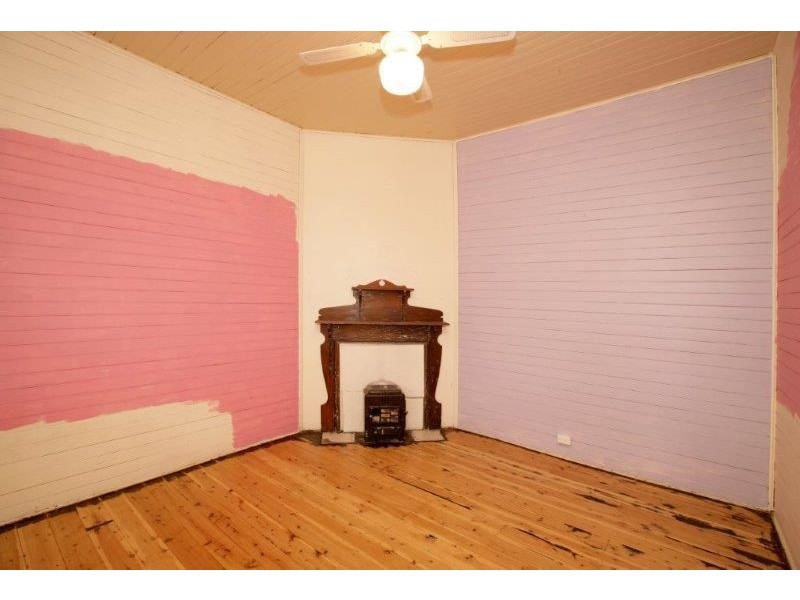 15 Commins St, Junee NSW 2663