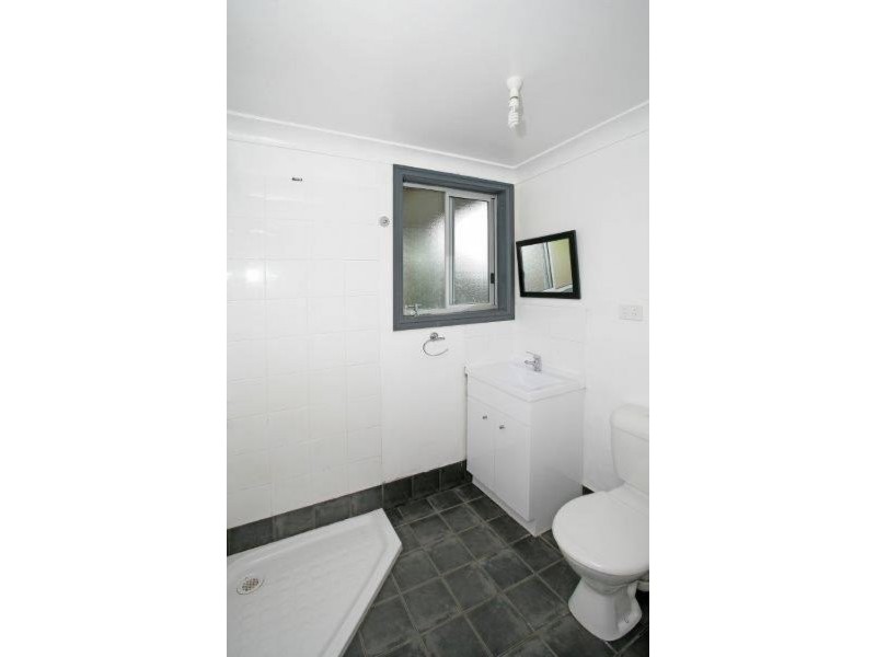 15 Commins St, Junee NSW 2663