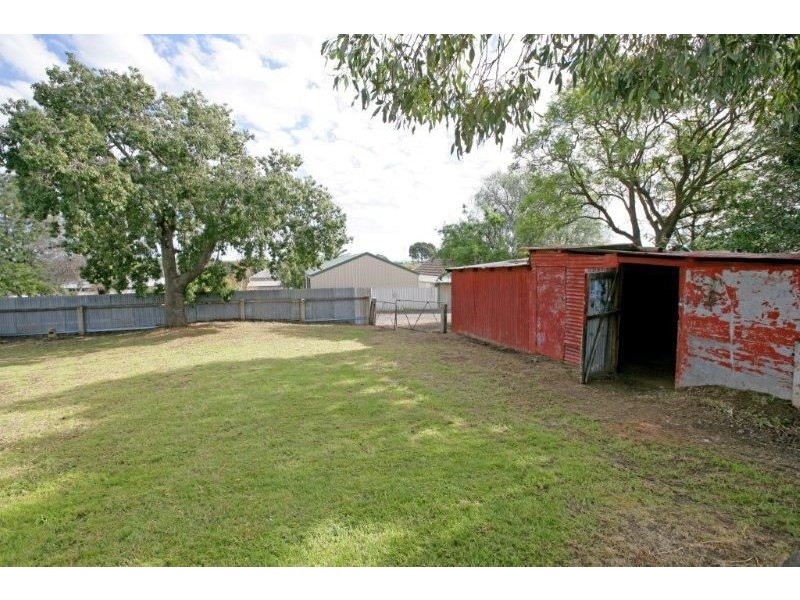 15 Commins St, Junee NSW 2663
