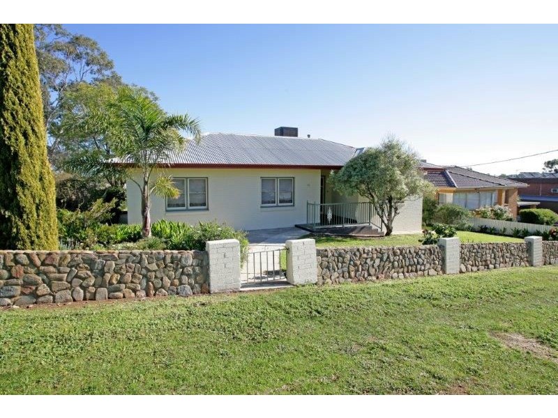 11 Commins St, Junee NSW 2663