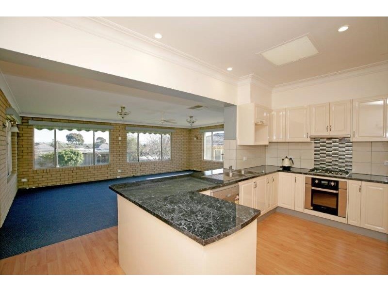 11 Commins St, Junee NSW 2663