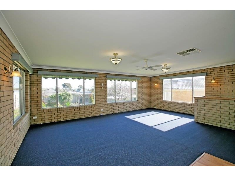 11 Commins St, Junee NSW 2663