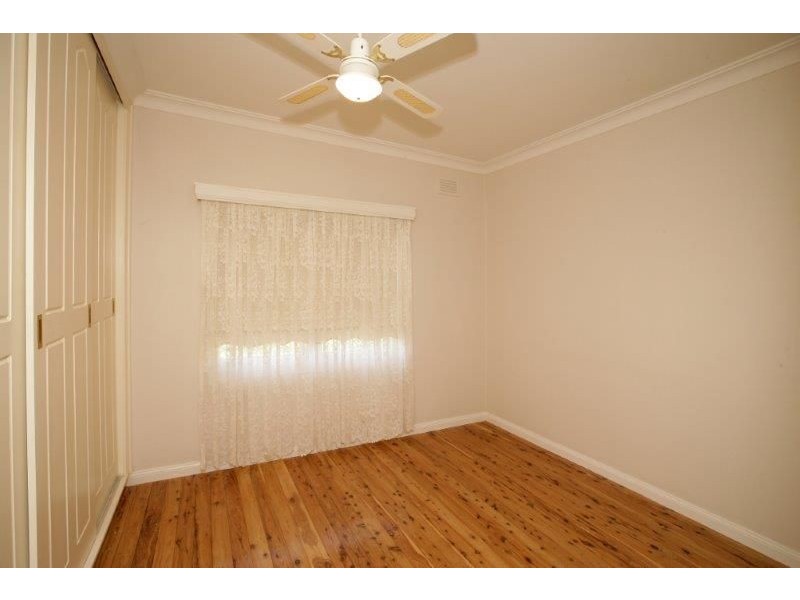 11 Commins St, Junee NSW 2663