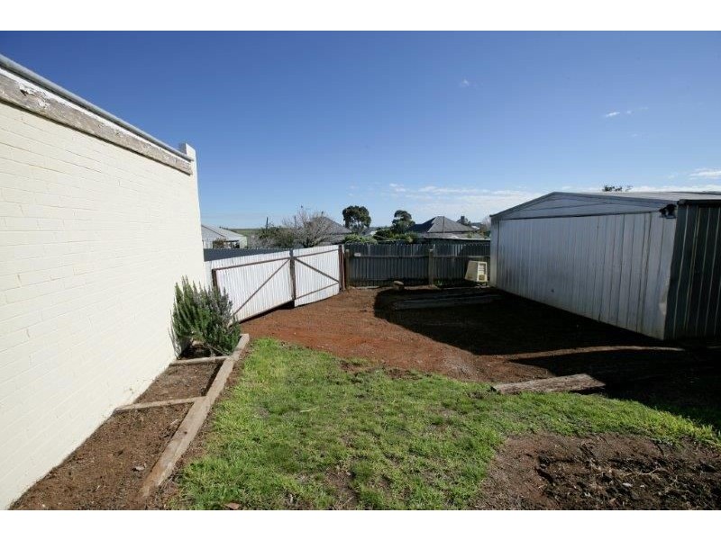 11 Commins St, Junee NSW 2663