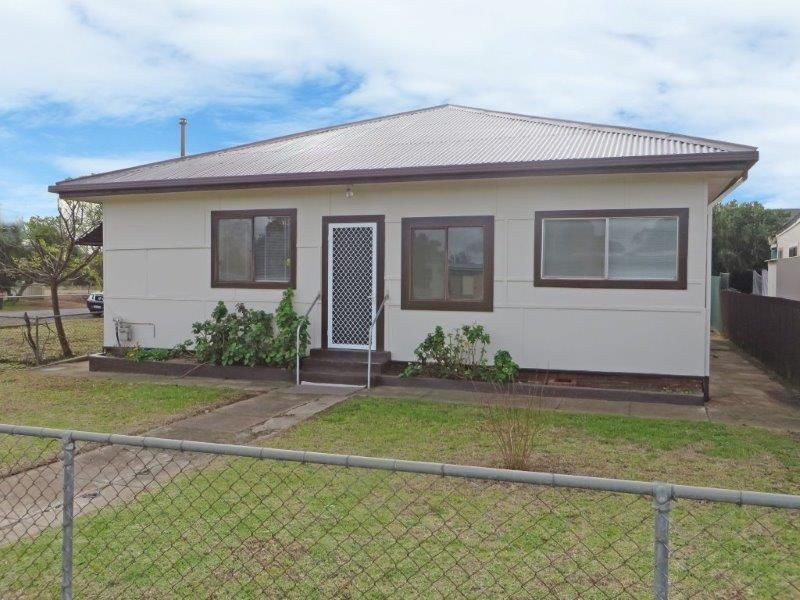 10 Fitzroy St, Junee NSW 2663