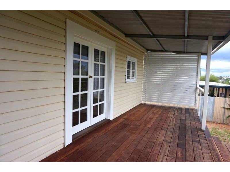 52 Hill Street, Junee NSW 2663