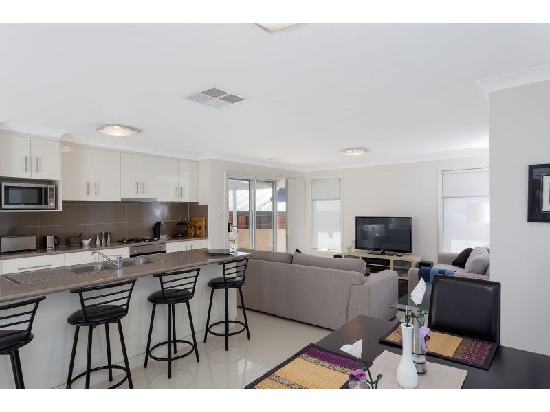 1/70 Kaloona Dr, Bourkelands NSW 2650