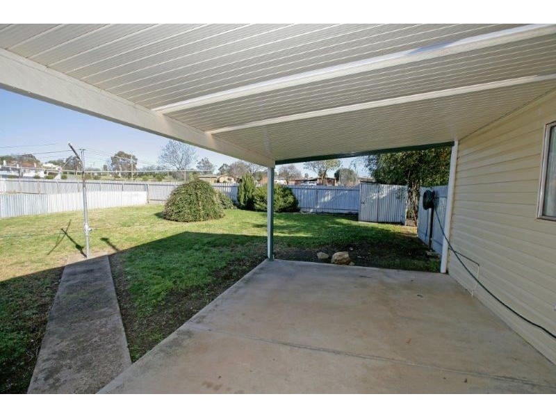 30 Hammond St, Junee NSW 2663