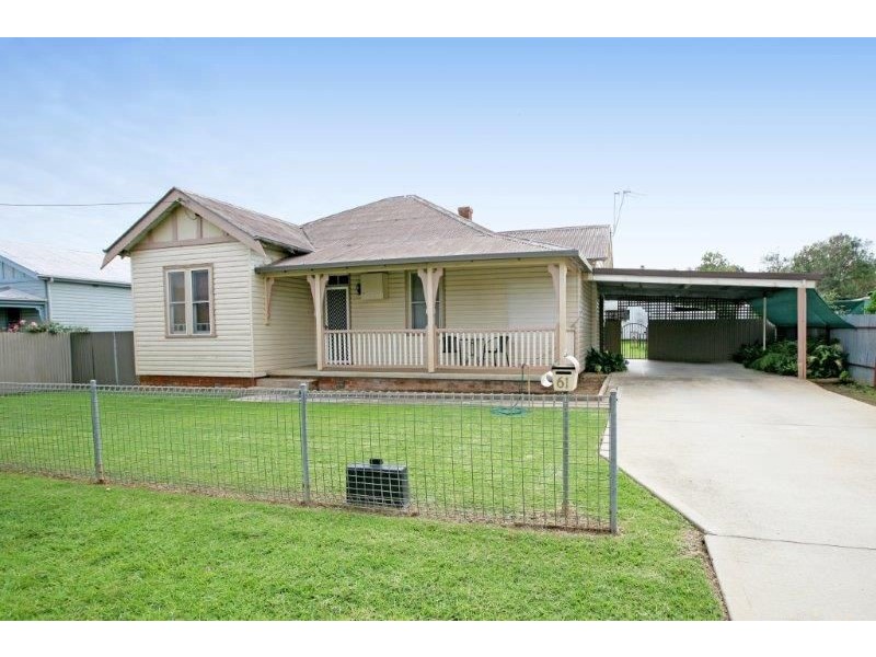 61 Regent St, Junee NSW 2663