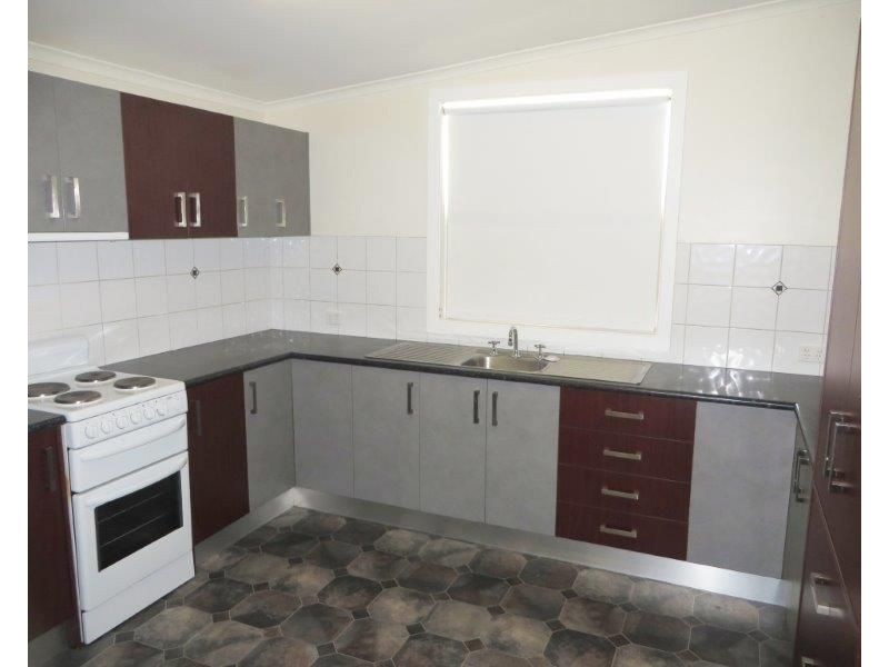 9 Thomas St, Junee NSW 2663