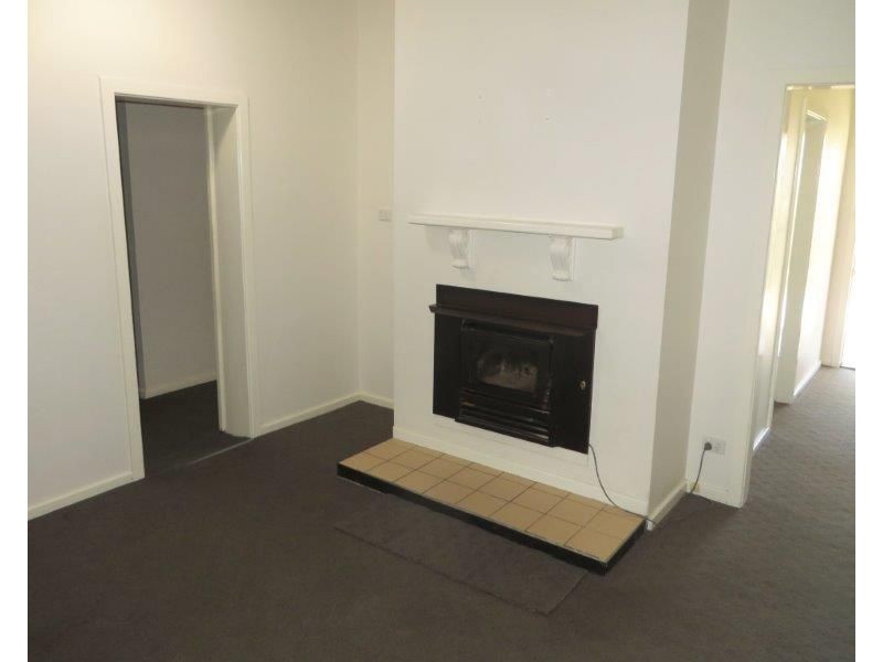 9 Thomas St, Junee NSW 2663