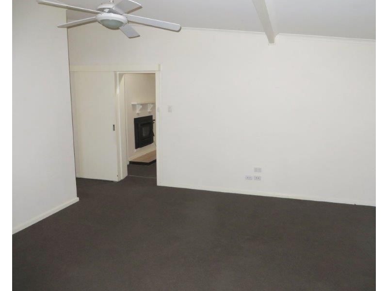 9 Thomas St, Junee NSW 2663