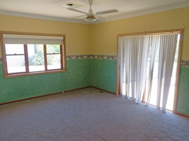 1 Pretoria Ave, Junee NSW 2663