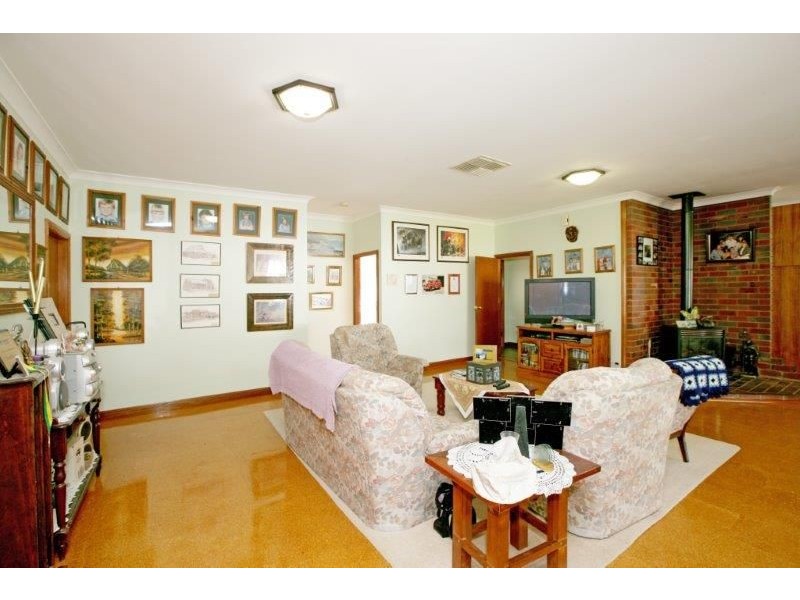 20 Hammond Street, Junee NSW 2663