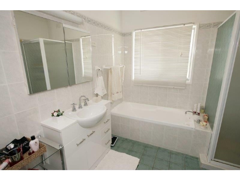 350 Lake Albert Road, Kooringal NSW 2650