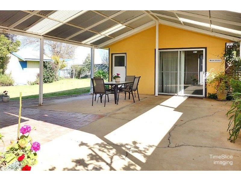 350 Lake Albert Road, Kooringal NSW 2650