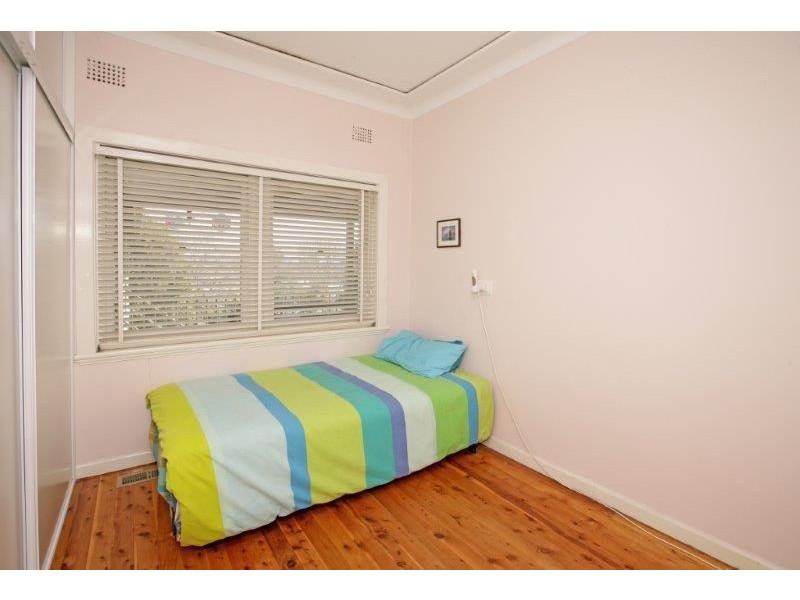 14 Young St, Turvey Park NSW 2650