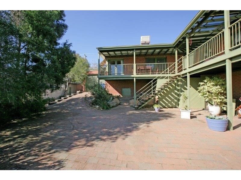 14 Young St, Turvey Park NSW 2650