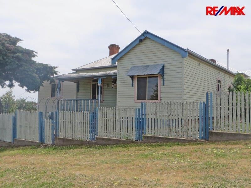43 Commins St, Junee NSW 2663