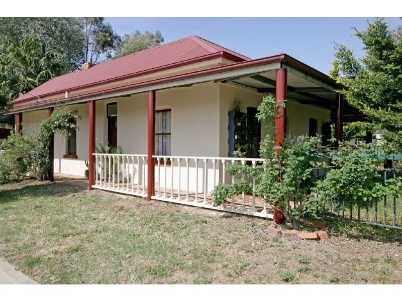 1 Edgar St, Junee NSW 2663