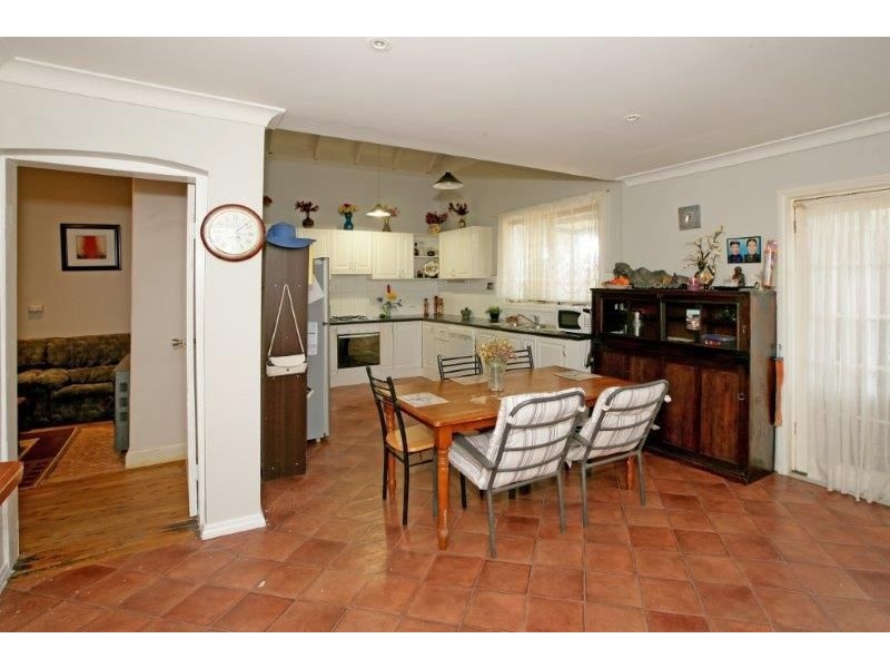 1 Edgar St, Junee NSW 2663