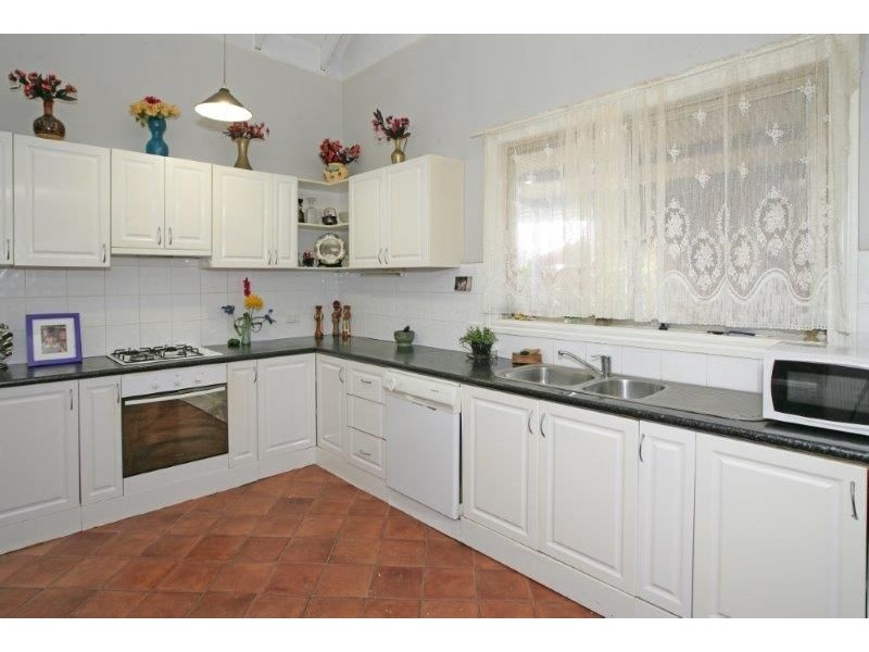 1 Edgar St, Junee NSW 2663