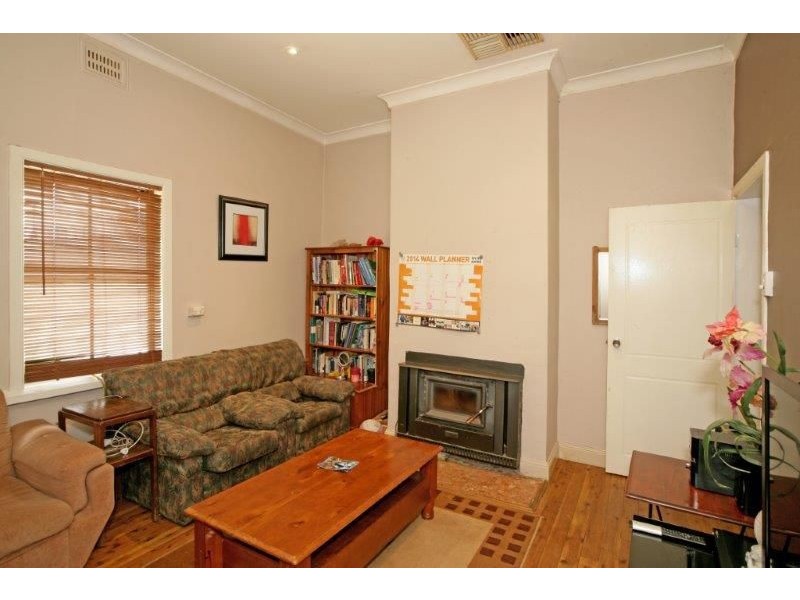 1 Edgar St, Junee NSW 2663