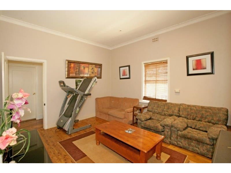 1 Edgar St, Junee NSW 2663