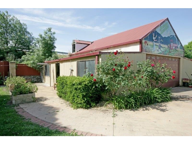 1 Edgar St, Junee NSW 2663