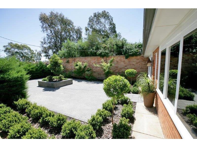 76 Broadway, Junee NSW 2663