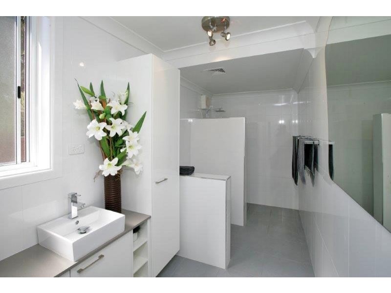 76 Broadway, Junee NSW 2663